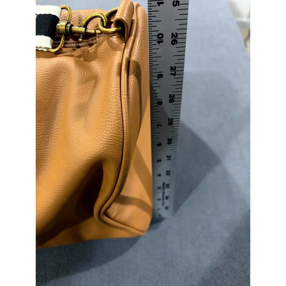 Universal Thread Duffle Bag Brown Pebbled Leather, Pockets Weekender Bag